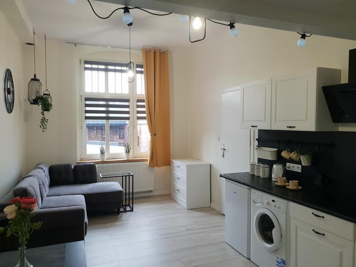 Przytulna Kawalerka Z Antresola Apartamento Katowice Exterior foto