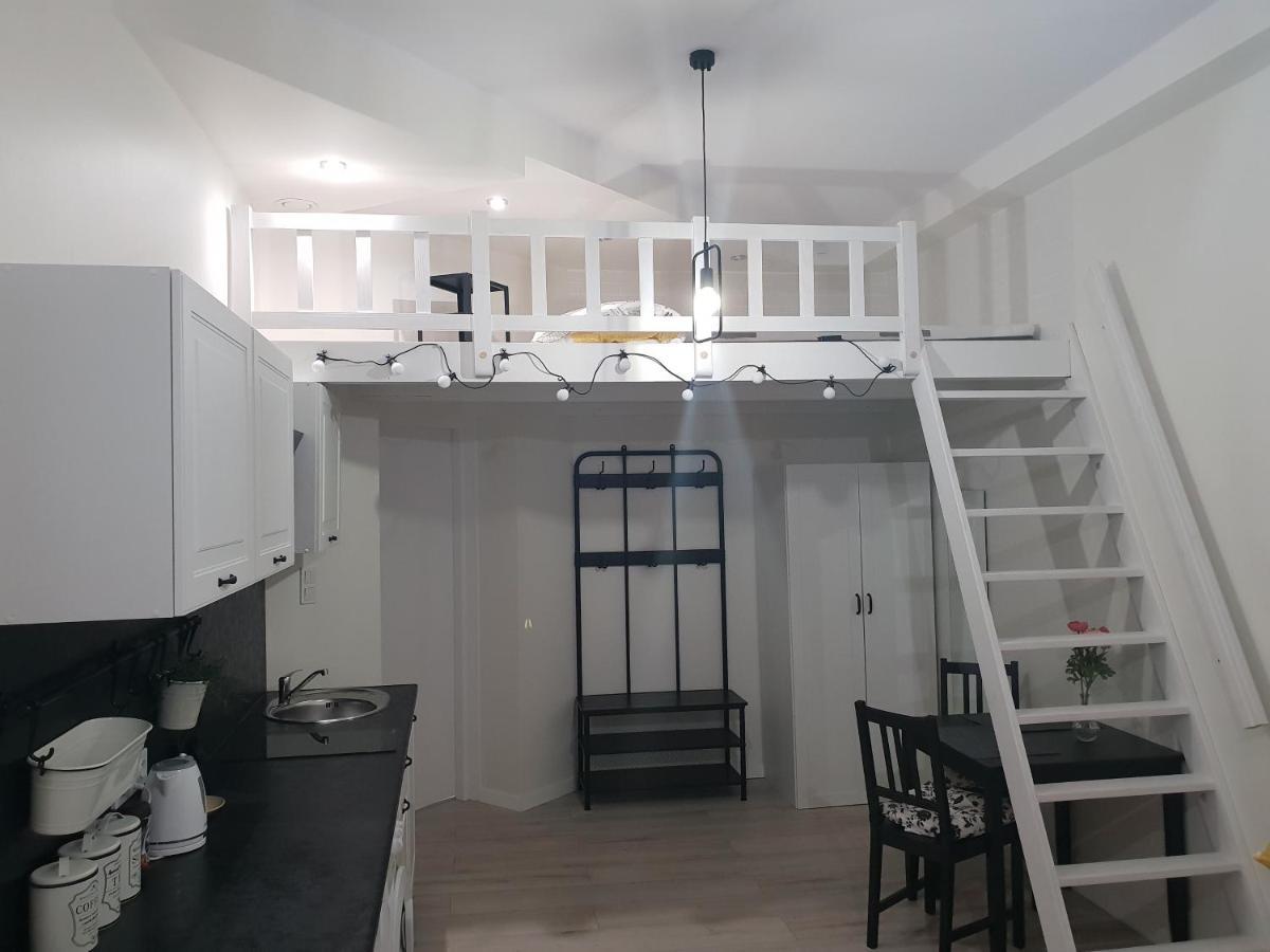 Przytulna Kawalerka Z Antresola Apartamento Katowice Exterior foto