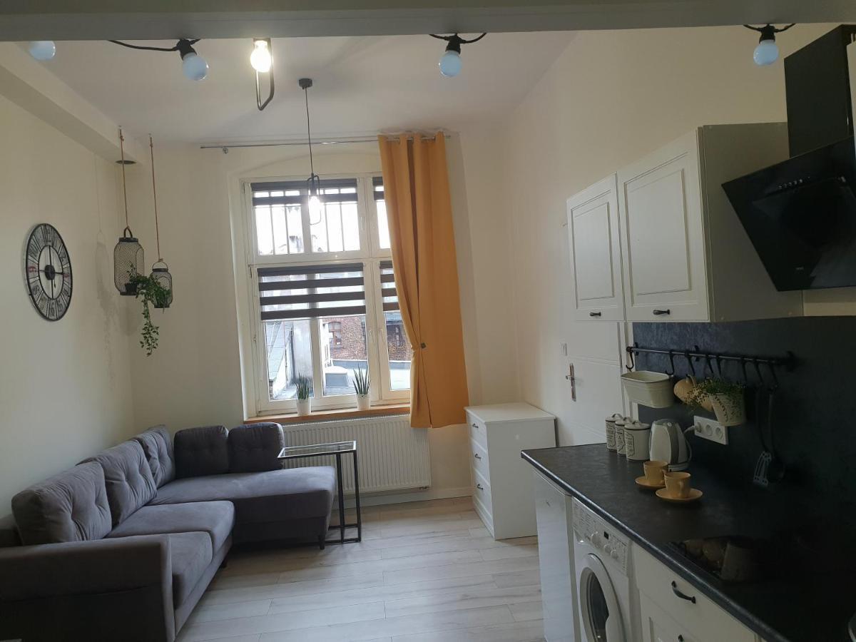 Przytulna Kawalerka Z Antresola Apartamento Katowice Exterior foto