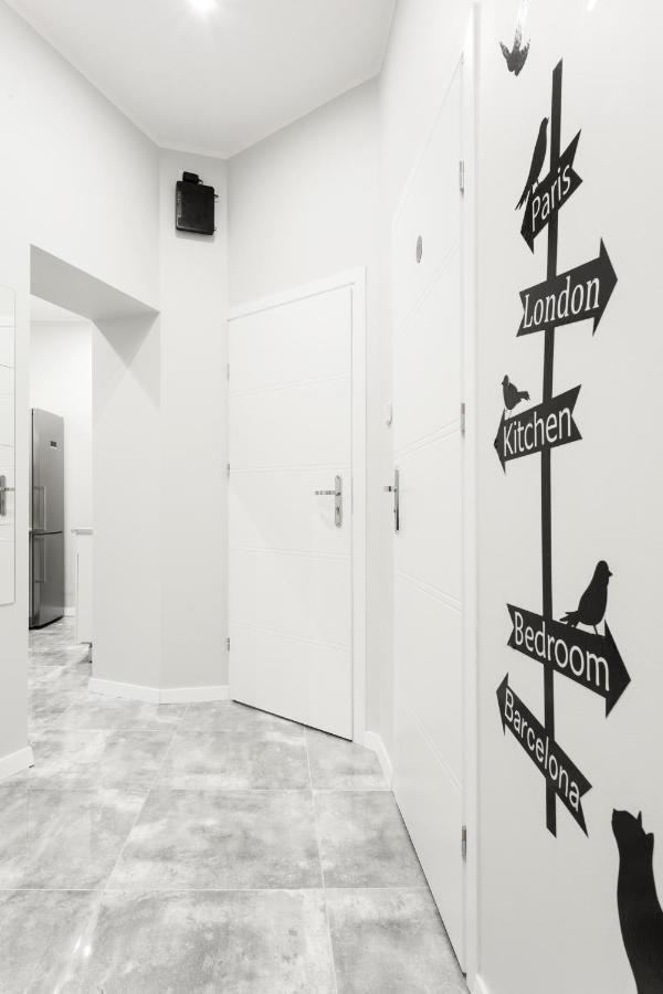 Przytulna Kawalerka Z Antresola Apartamento Katowice Exterior foto