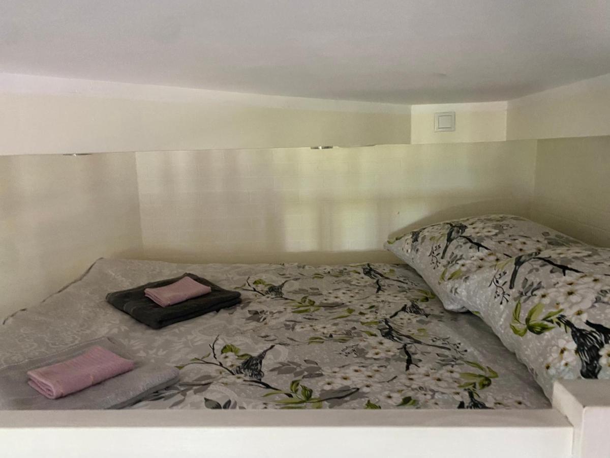 Przytulna Kawalerka Z Antresola Apartamento Katowice Exterior foto